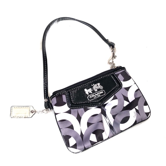 Coach Handbags - Coach Wristlet!